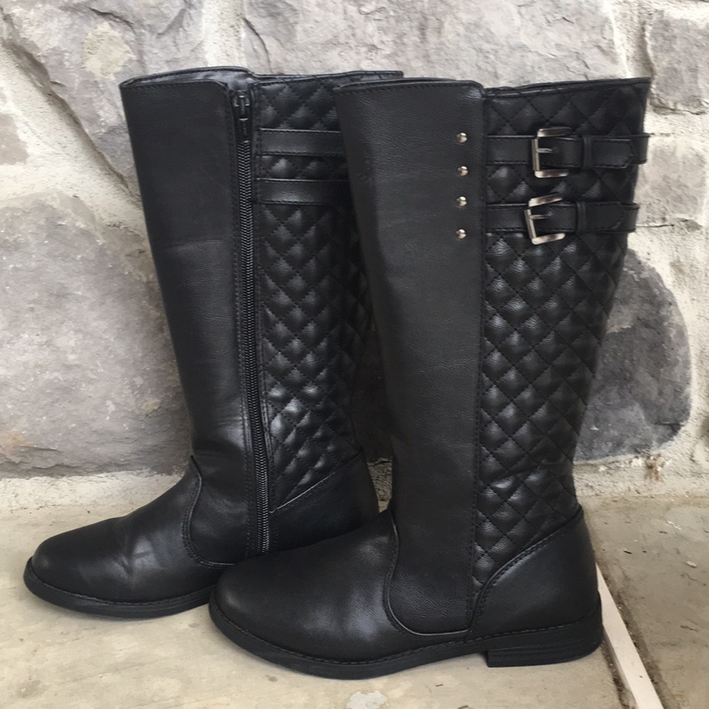 Chelsea Black Boots.